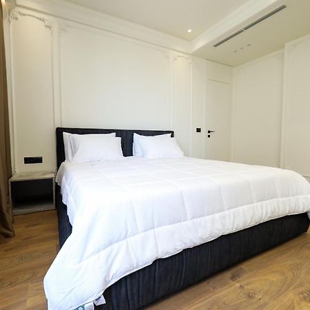 Hotel Adore Vlore Bagian luar foto