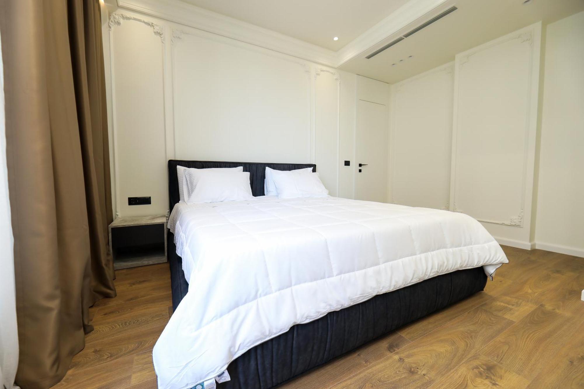 Hotel Adore Vlore Bagian luar foto