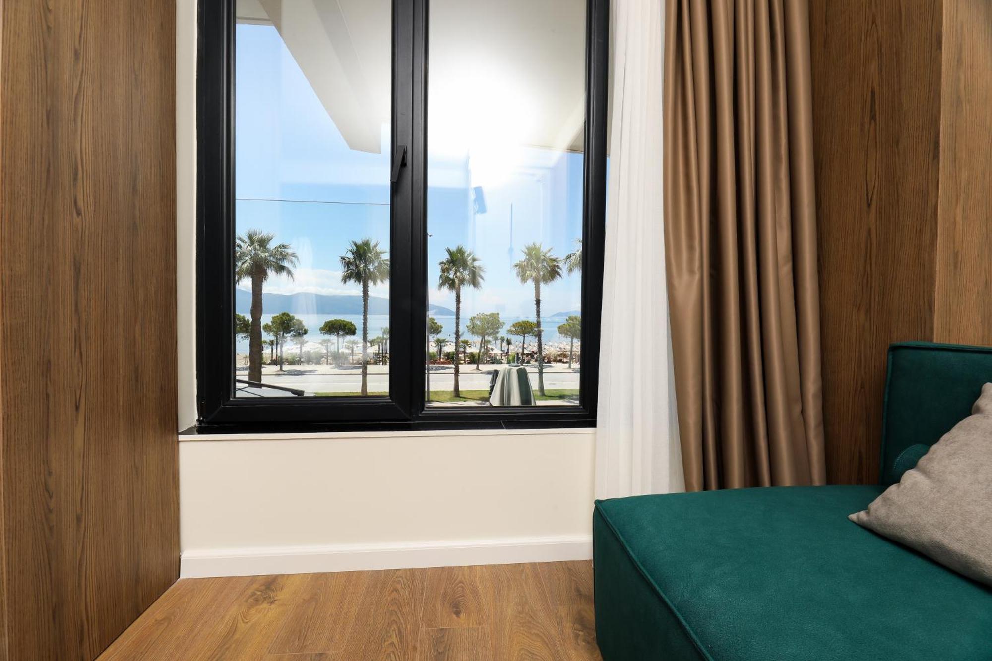 Hotel Adore Vlore Bagian luar foto
