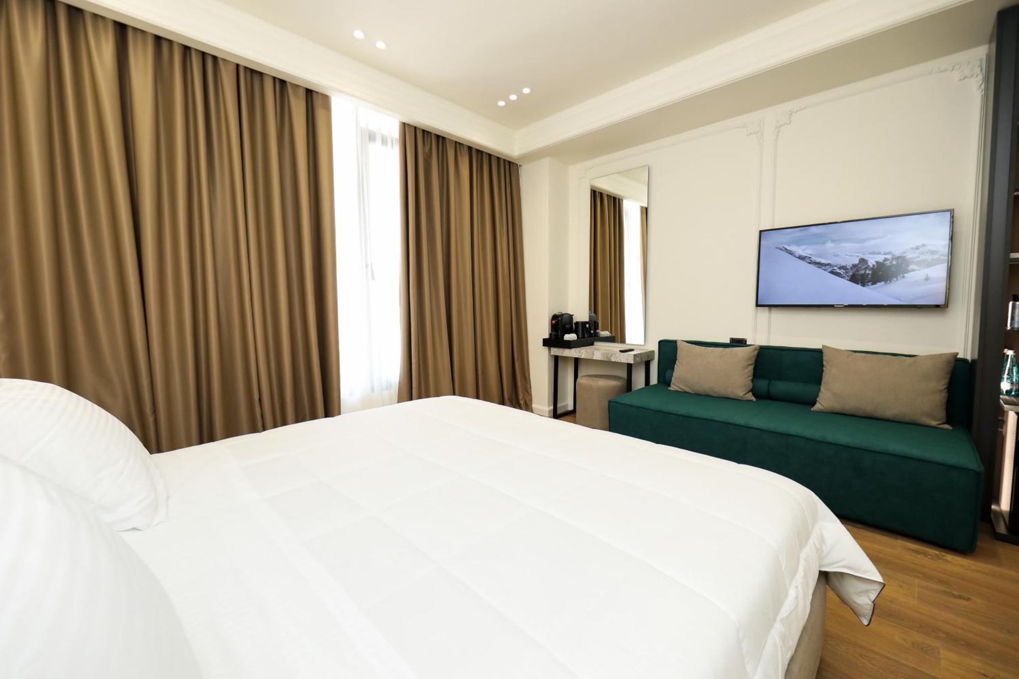 Hotel Adore Vlore Bagian luar foto